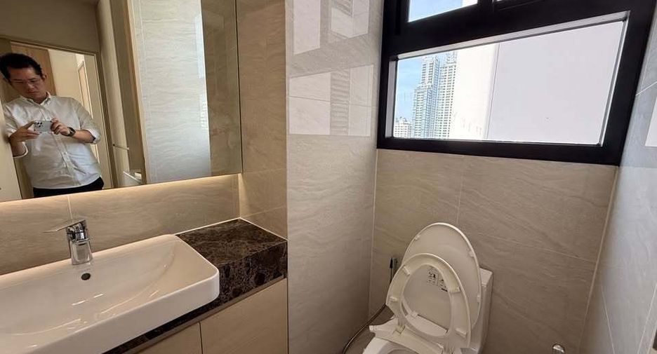 For rent 1 bed condo in Watthana, Bangkok