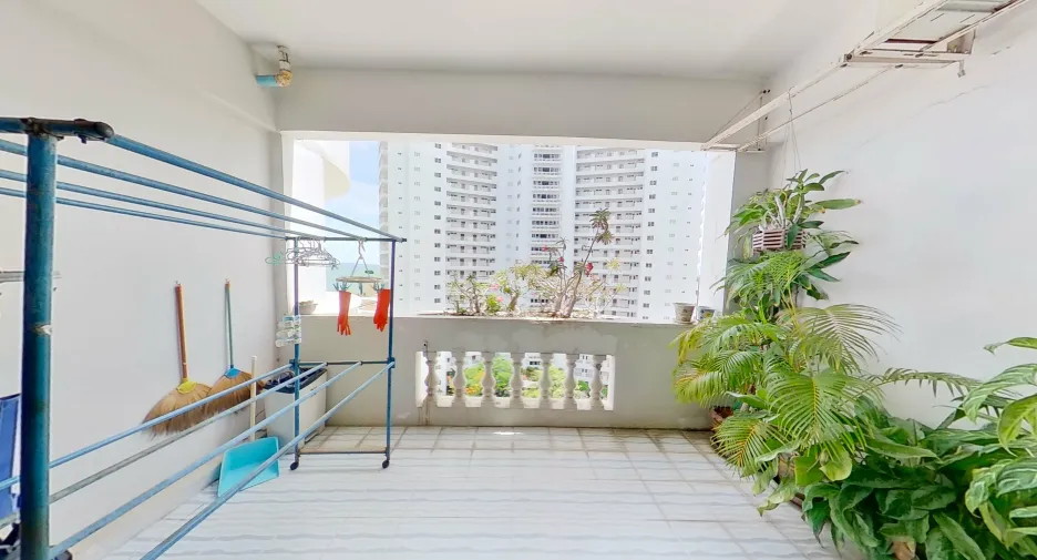 For sale 3 bedrooms condo in Bang Lamung, Chonburi