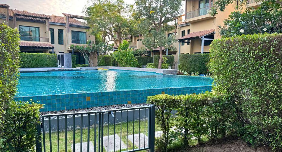 For sale 2 ベッドルーム townhouse in Cha Am, Phetchaburi