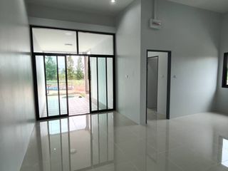 出售 2 卧室 联排别墅 在 Si Racha, Chon Buri