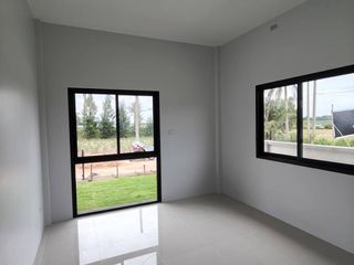 出售 2 卧室 联排别墅 在 Si Racha, Chon Buri