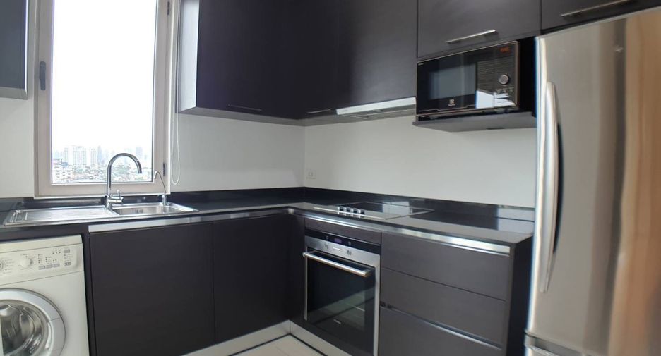 For rent 2 bedrooms condo in Yan Nawa, Bangkok
