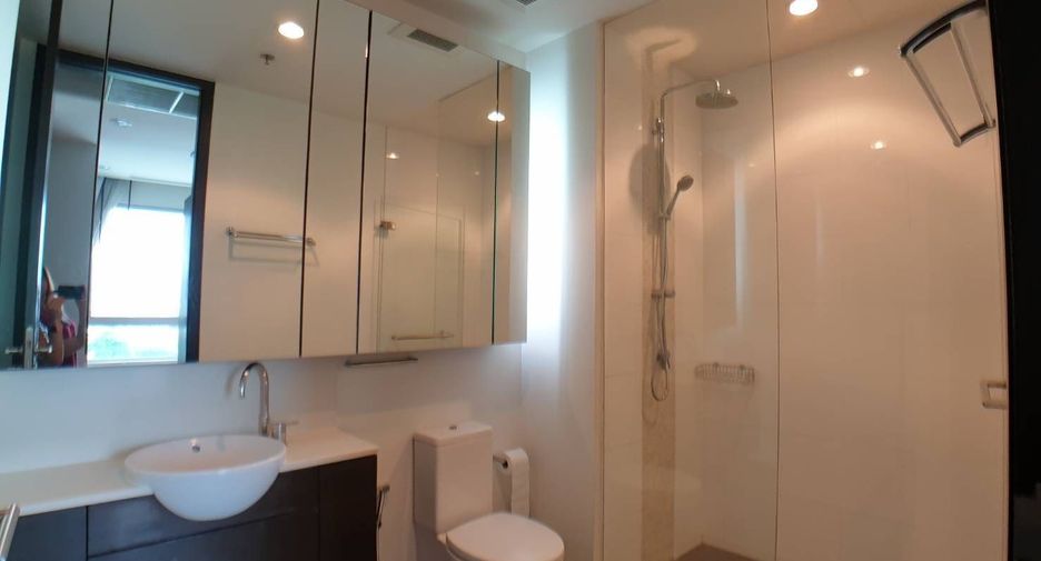 For rent 2 bedrooms condo in Yan Nawa, Bangkok