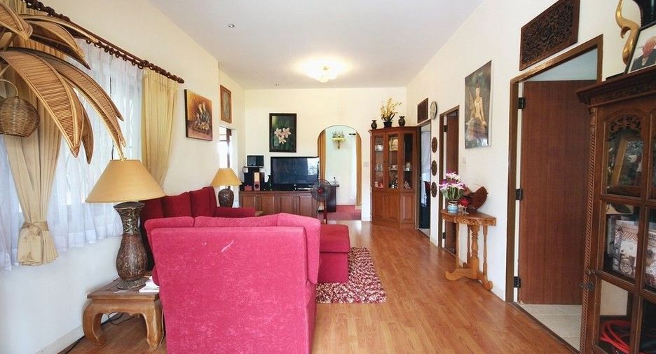 For sale 3 bedrooms villa in Hua Hin, Prachuap Khiri Khan