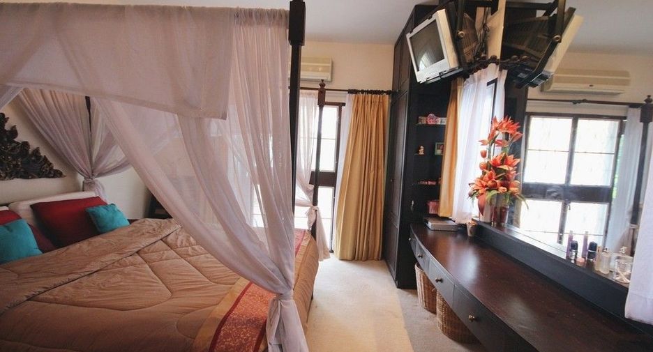 For sale 3 bedrooms villa in Hua Hin, Prachuap Khiri Khan