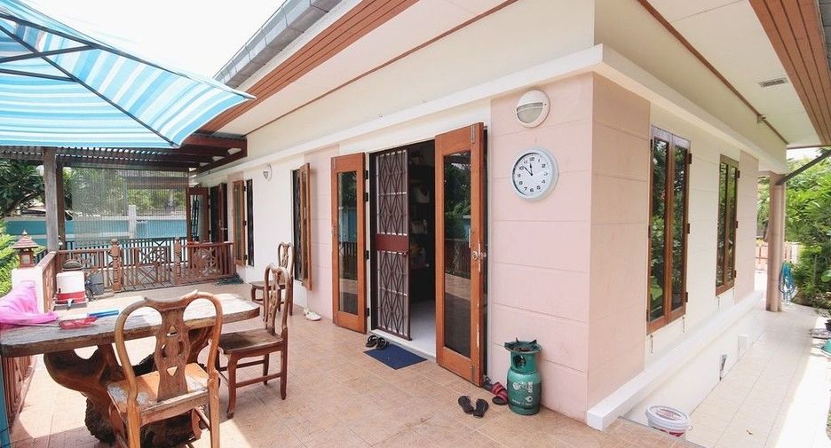 For sale 3 bedrooms villa in Hua Hin, Prachuap Khiri Khan