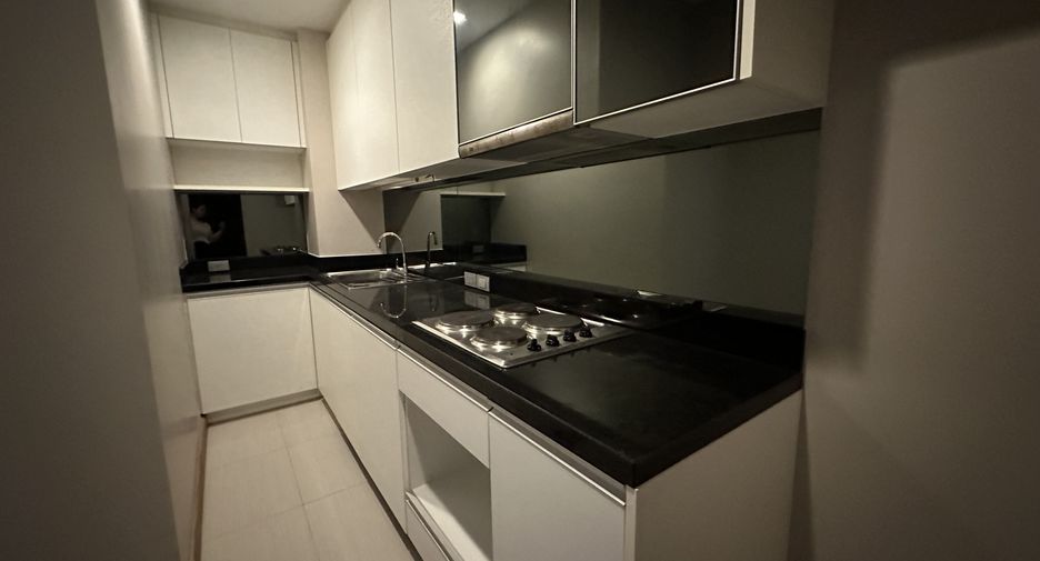 Condo en alquiler de 3 habitaciones en Khlong Toei, Bangkok