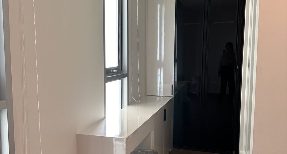 Condo en alquiler de 3 habitaciones en Khlong Toei, Bangkok