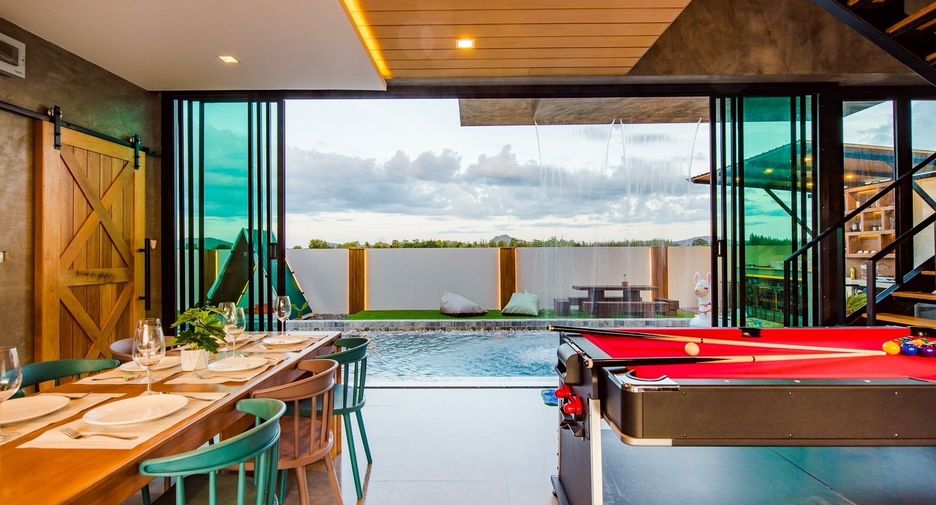 For sale 4 bedrooms villa in Hua Hin, Prachuap Khiri Khan