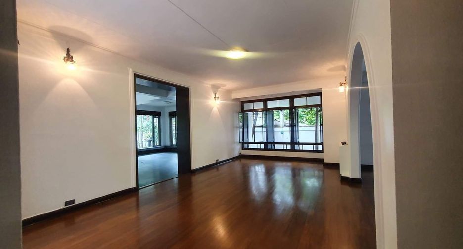For rent 3 bedrooms house in Pathum Wan, Bangkok