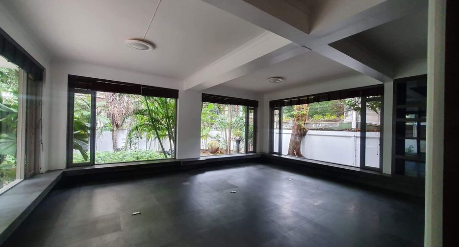 For rent 3 bedrooms house in Pathum Wan, Bangkok