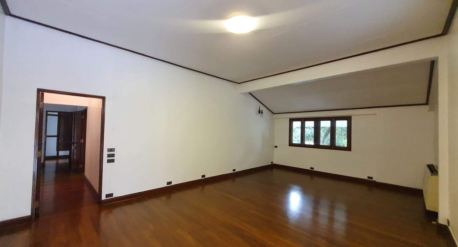 For rent 3 bedrooms house in Pathum Wan, Bangkok