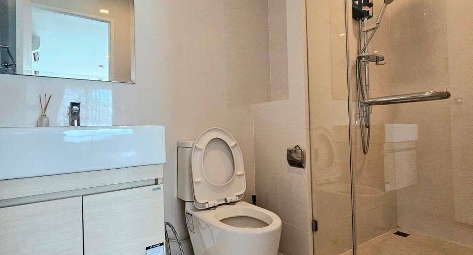 For rent 1 bed condo in Huai Khwang, Bangkok