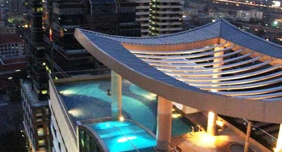 For rent 2 bedrooms condo in Watthana, Bangkok