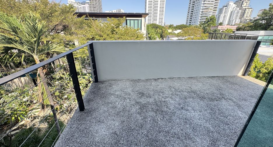 Casa en alquiler de 3 habitaciones en Watthana, Bangkok