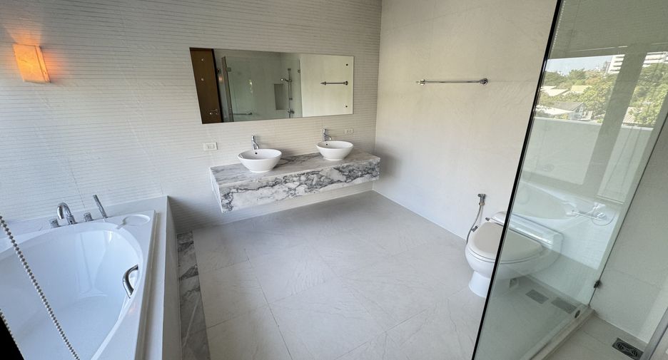 Casa en alquiler de 3 habitaciones en Watthana, Bangkok