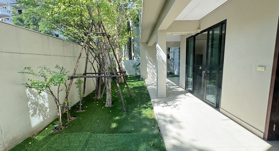 Casa en alquiler de 3 habitaciones en Watthana, Bangkok