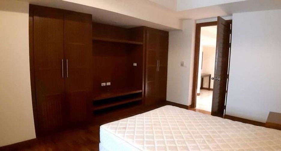For rent 3 bedrooms apartment in Sathon, Bangkok