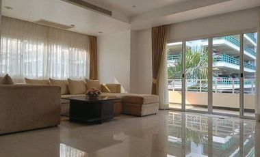 À louer 3 chambres appartement à Sathon, Bangkok