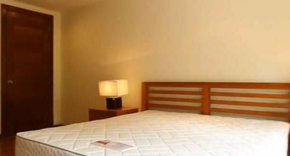 For rent 3 bedrooms apartment in Sathon, Bangkok