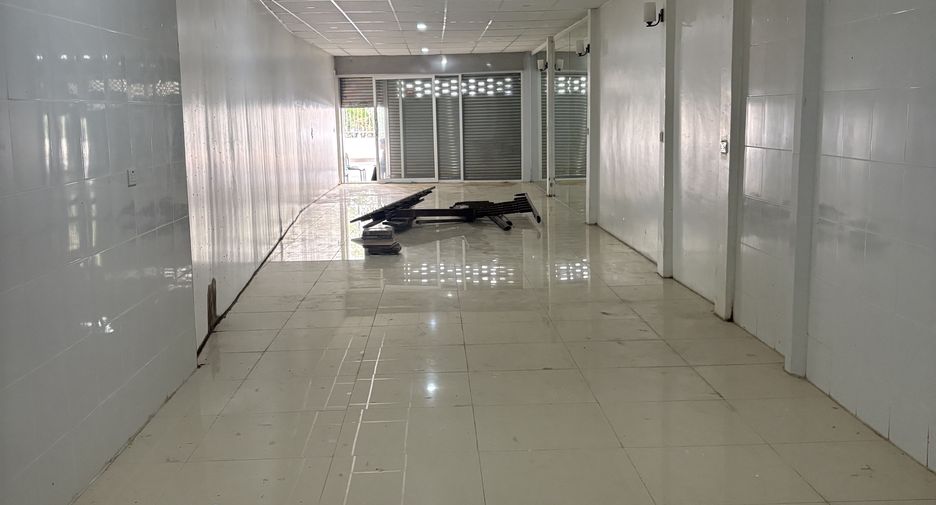 For rent 1 bed retail Space in Bang Rak, Bangkok