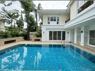 À louer 4 chambres maison à Khlong Toei, Bangkok