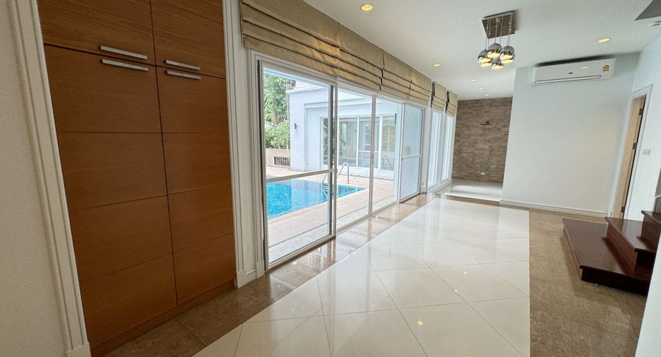 出租 4 卧室 独立屋 在 Khlong Toei, 曼谷