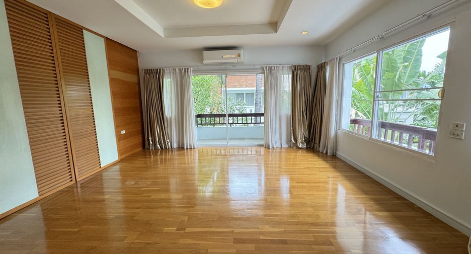 出租 4 卧室 独立屋 在 Khlong Toei, 曼谷