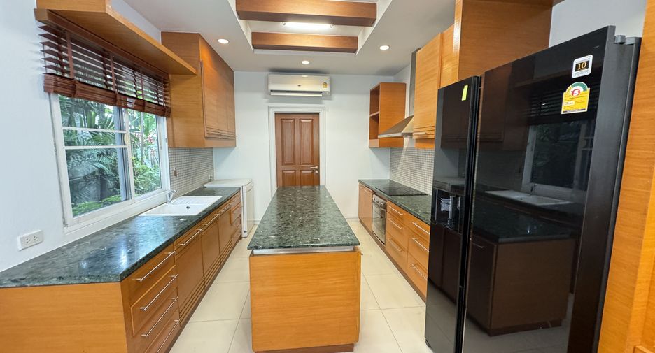 出租 4 卧室 独立屋 在 Khlong Toei, 曼谷