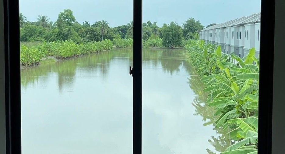Haus zur Miete mit 4 Zimmer in Lat Krabang, Bangkok
