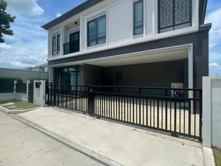Haus zur Miete mit 4 Zimmer in Lat Krabang, Bangkok