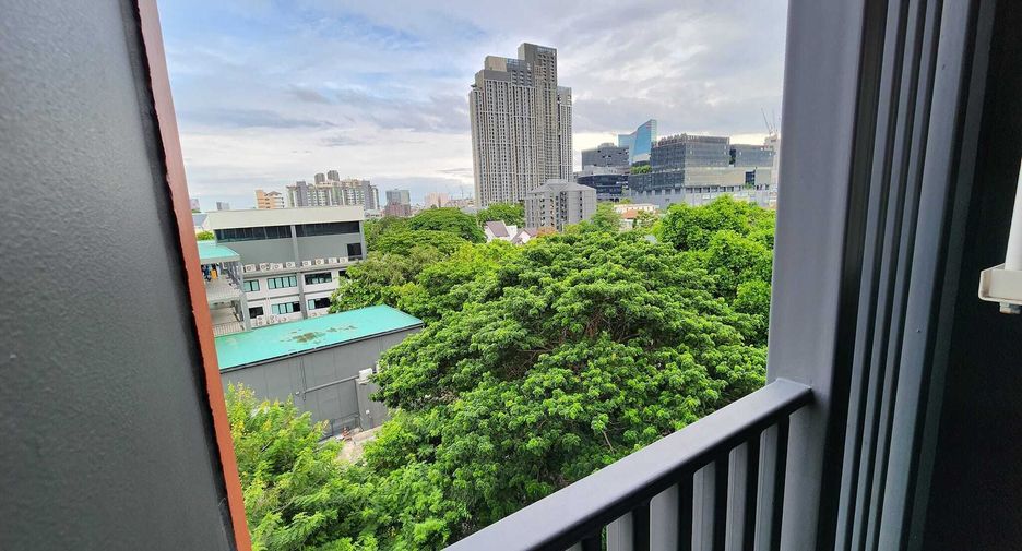 For rent 1 bed condo in Phra Khanong, Bangkok