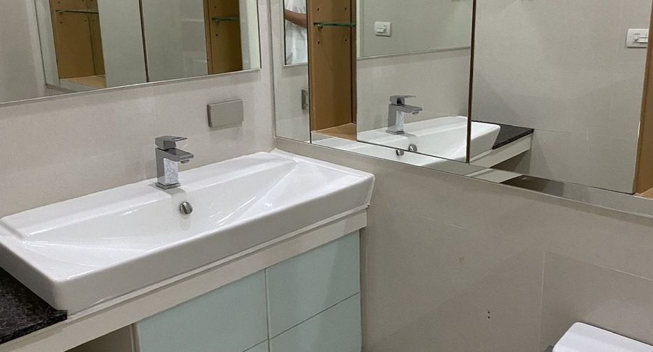 Продажа 2 спальни кондо в Кхлонг Тоеи, Бангкок
