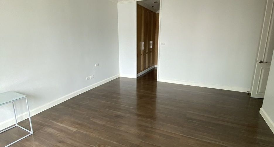 Продажа 2 спальни кондо в Кхлонг Тоеи, Бангкок