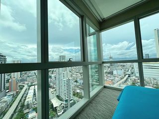 À louer 3 chambres condo à Sathon, Bangkok