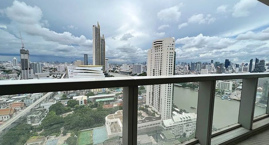 For rent 3 bedrooms condo in Sathon, Bangkok