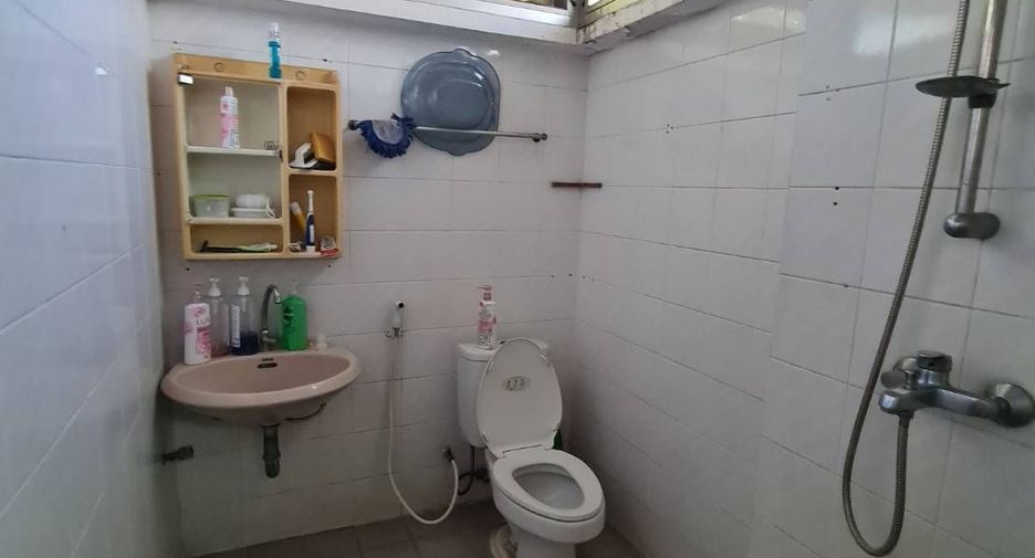 For sale 8 bedrooms townhouse in Bang Rak, Bangkok