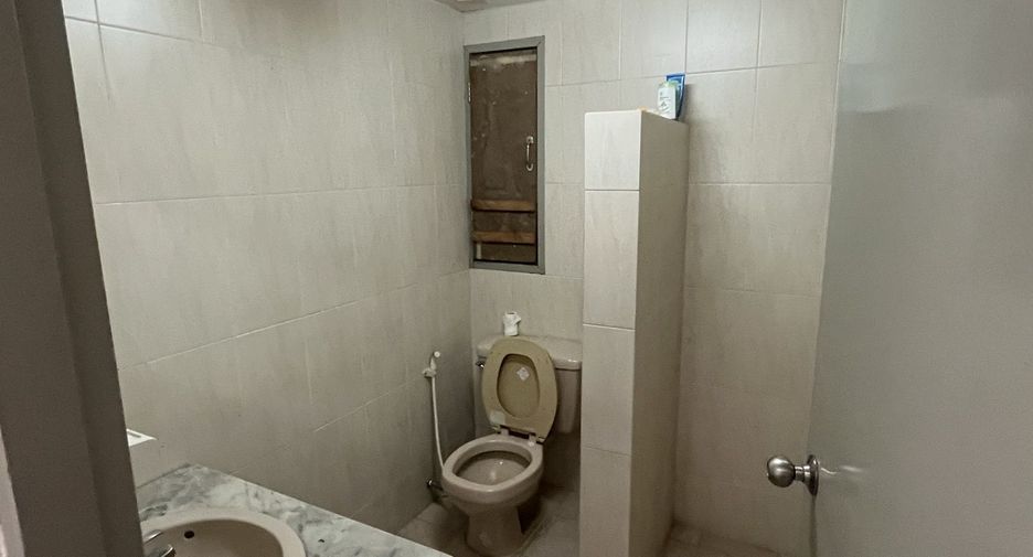 For sale 2 ベッドルーム condo in Bang Lamung, Chonburi