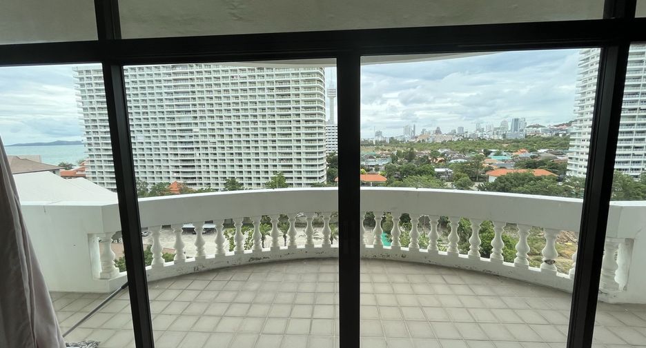 For sale 2 ベッドルーム condo in Bang Lamung, Chonburi