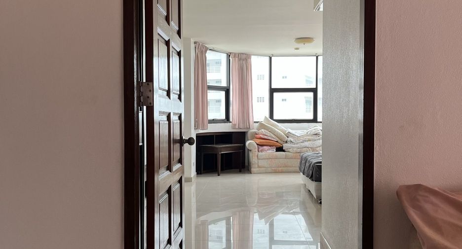 For sale 2 ベッドルーム condo in Bang Lamung, Chonburi