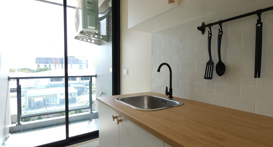 For sale 1 bed condo in Khan Na Yao, Bangkok