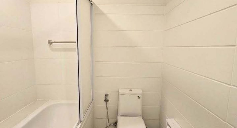 For rent 2 bedrooms condo in Khlong San, Bangkok