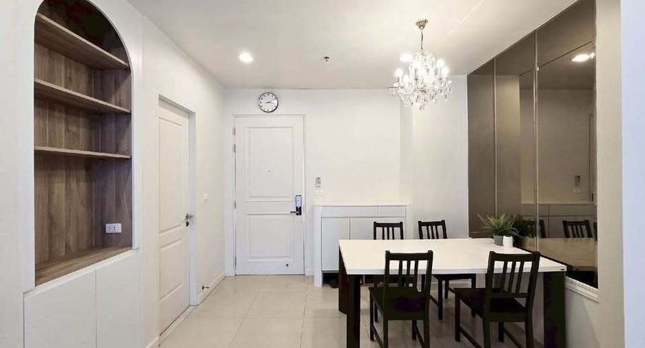 For rent 2 bedrooms condo in Khlong San, Bangkok