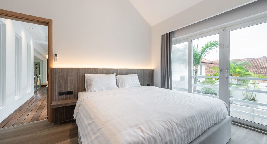 For sale 3 bedrooms villa in Bang Lamung, Chonburi