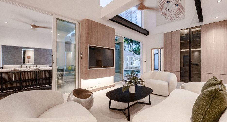 For sale 3 bedrooms villa in Bang Lamung, Chonburi