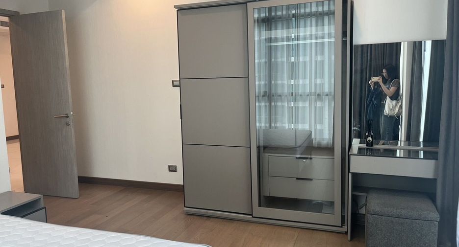 For rent 2 bedrooms condo in Watthana, Bangkok