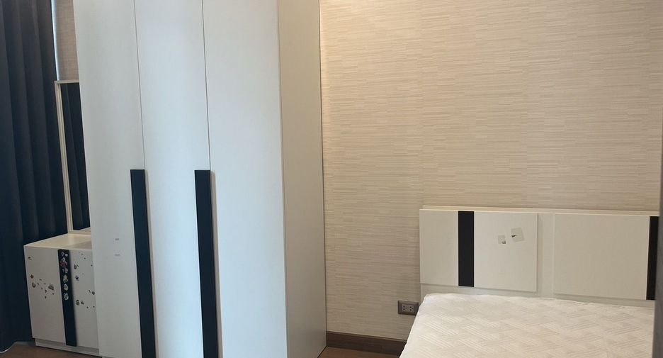 For rent 2 bedrooms condo in Watthana, Bangkok