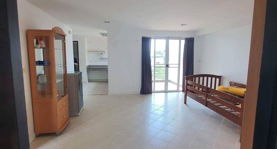 À vendre et à louer 3 chambres maison de ville à Mueang Phuket, Phuket