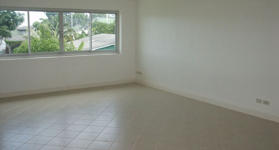 À vendre et à louer 3 chambres maison de ville à Mueang Phuket, Phuket