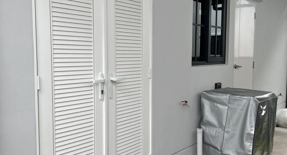 For rent 4 bedrooms house in Bang Phli, Samut Prakan